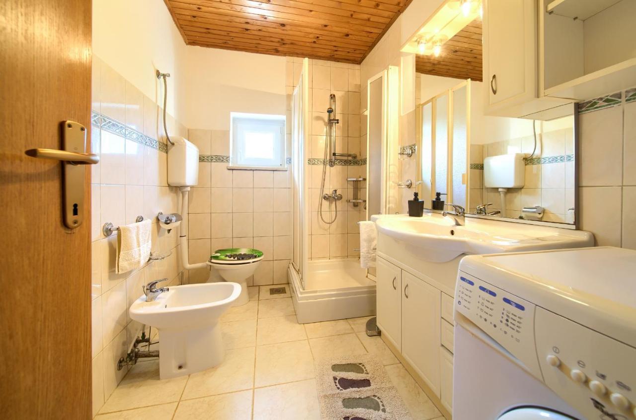 Apartment Lipovac Malinska Eksteriør bilde