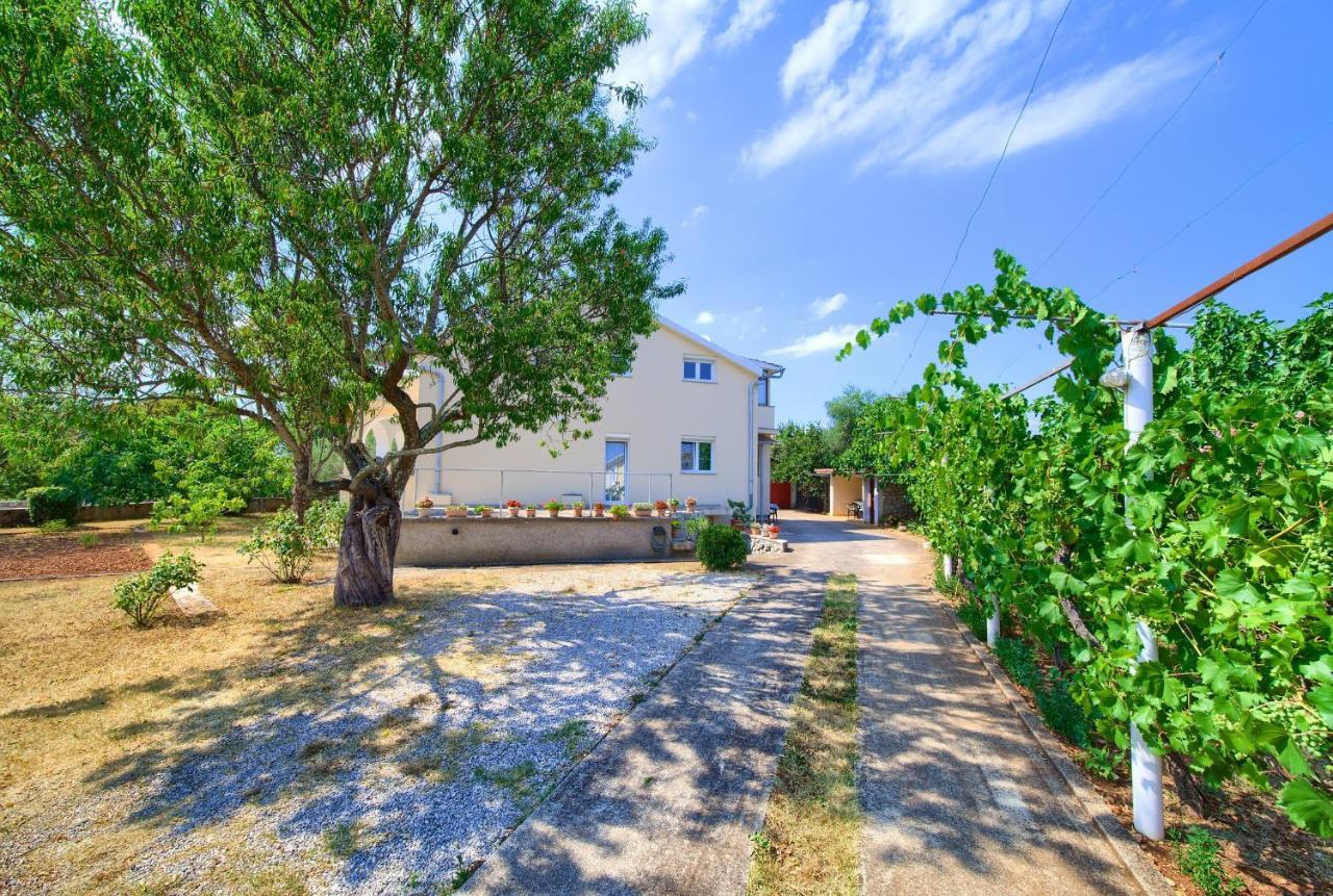 Apartment Lipovac Malinska Eksteriør bilde