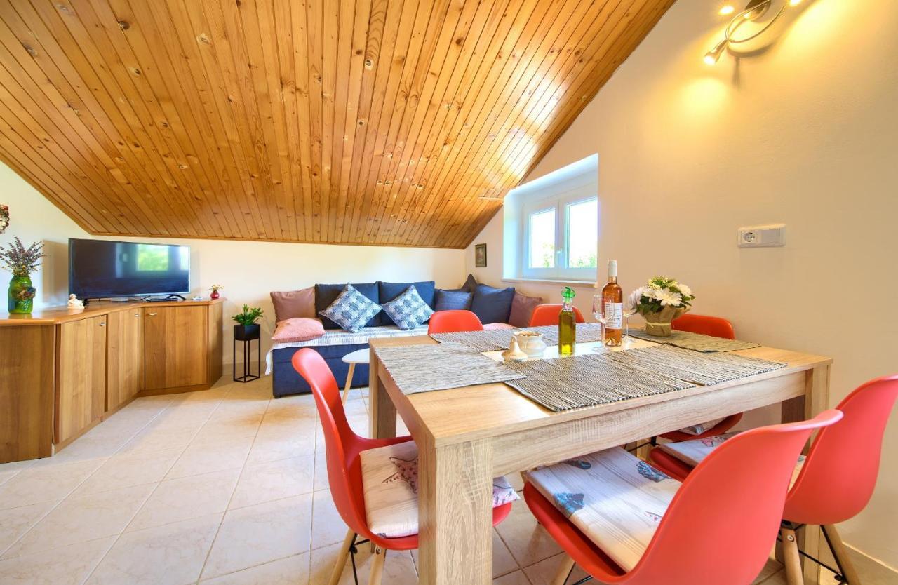 Apartment Lipovac Malinska Eksteriør bilde