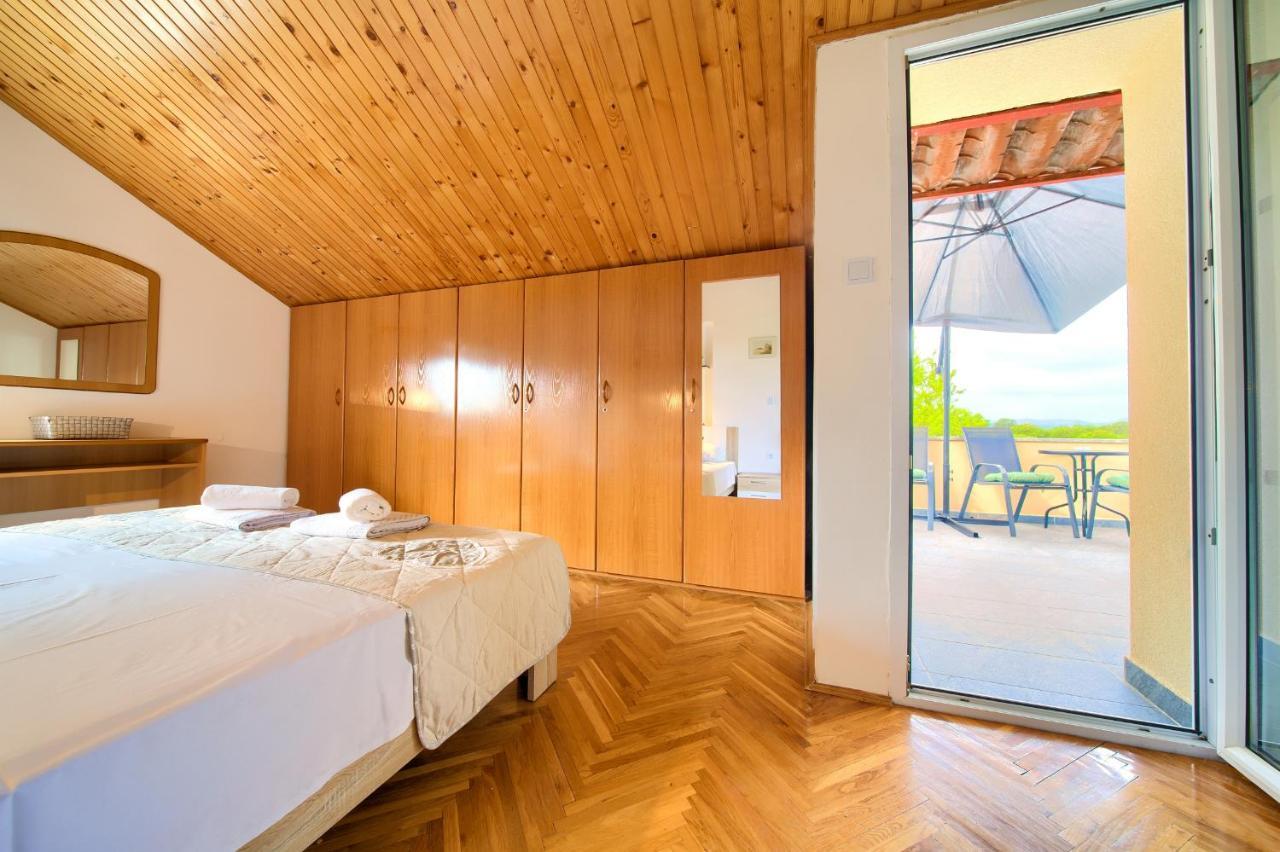 Apartment Lipovac Malinska Eksteriør bilde